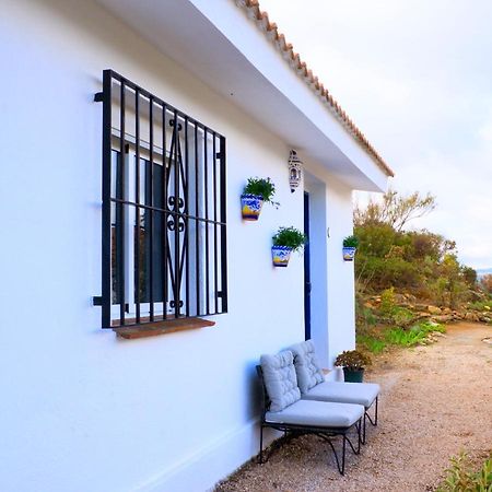 Bed and Breakfast Cortijo Sylvestre Риогордо Экстерьер фото